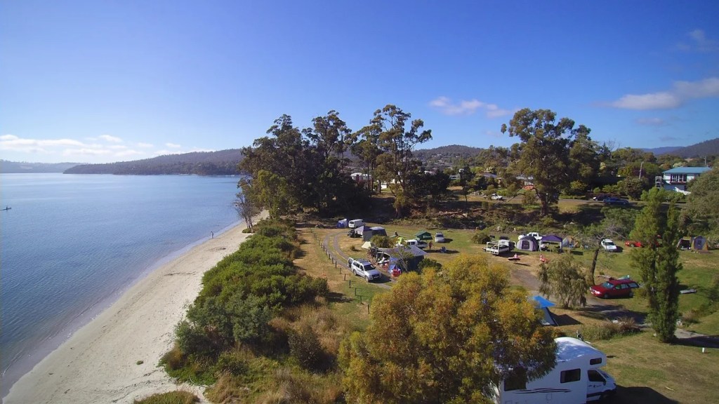 Snug Beach Cabin & Caravan Tourist Park