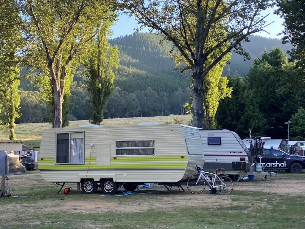 Bright Cabin & Caravan Park (Camp Crusty)